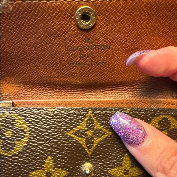 Louis Vuitton Vintage Monogram 4 Key Holder - Picture 4 of 5